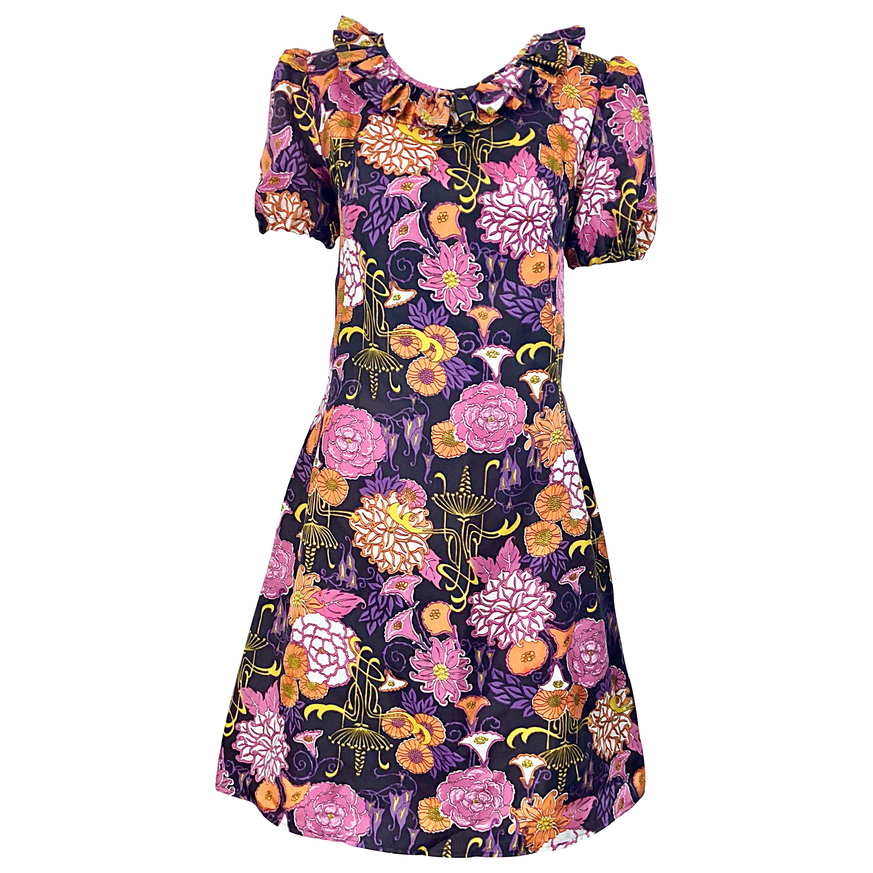 Chic 1960s Lotus Orchid Novelty Flower Print Short Puff Sleeve A Line 60s Dress For Sale