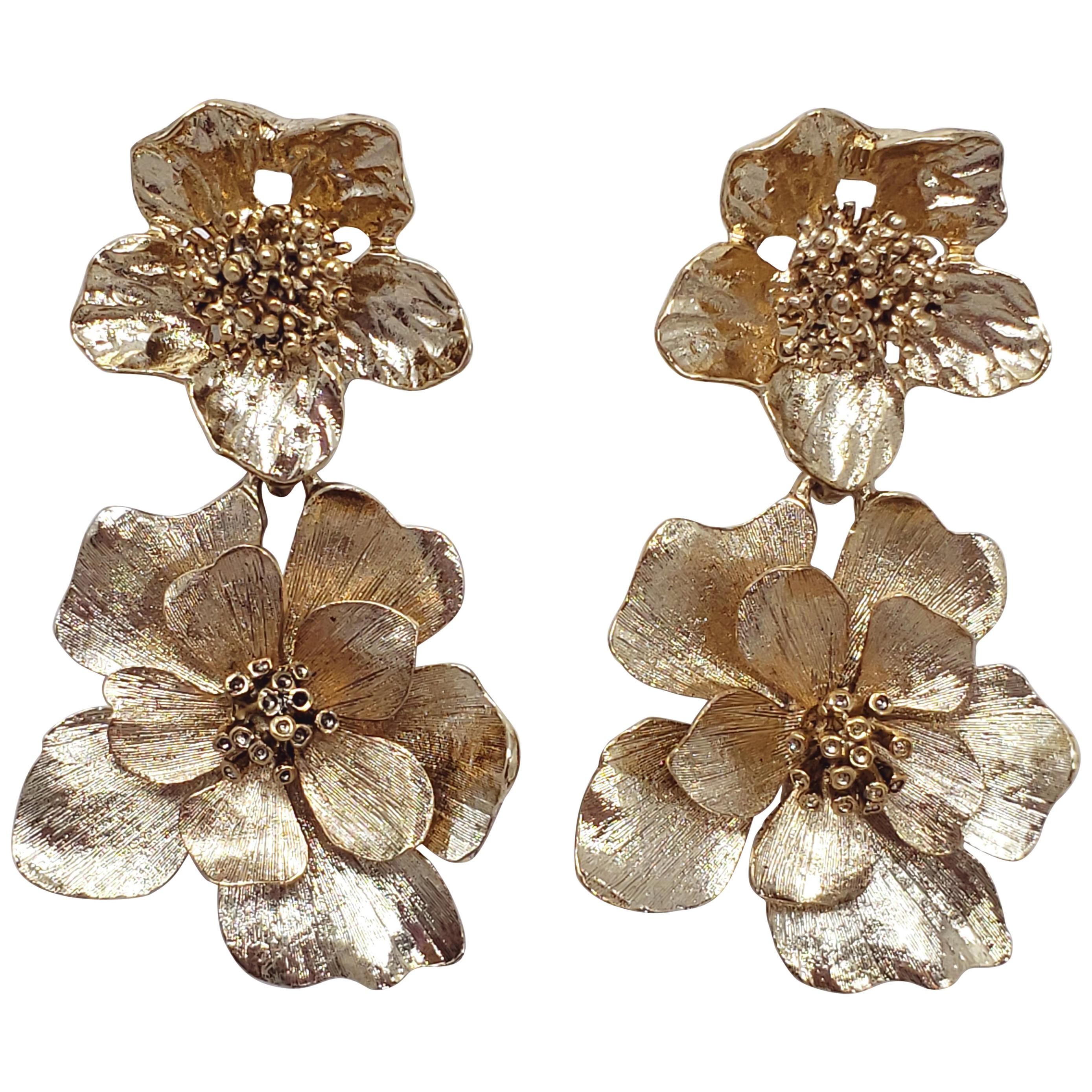 Oscar de la Renta Gold Bold Dangling Flower Drop Clip On Earrings