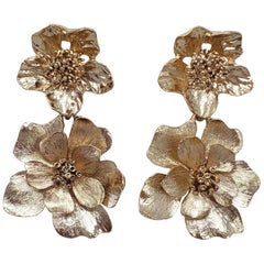 Oscar de la Renta Gold Bold Dangling Flower Drop Clip On Earrings
