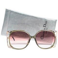 New Vintage Christian Dior 2610 Green
Gold Accents 1980
s Sunglasses New Vintage Christian Dior 2610 Green
Gold Accents 1980
s Sunglasses