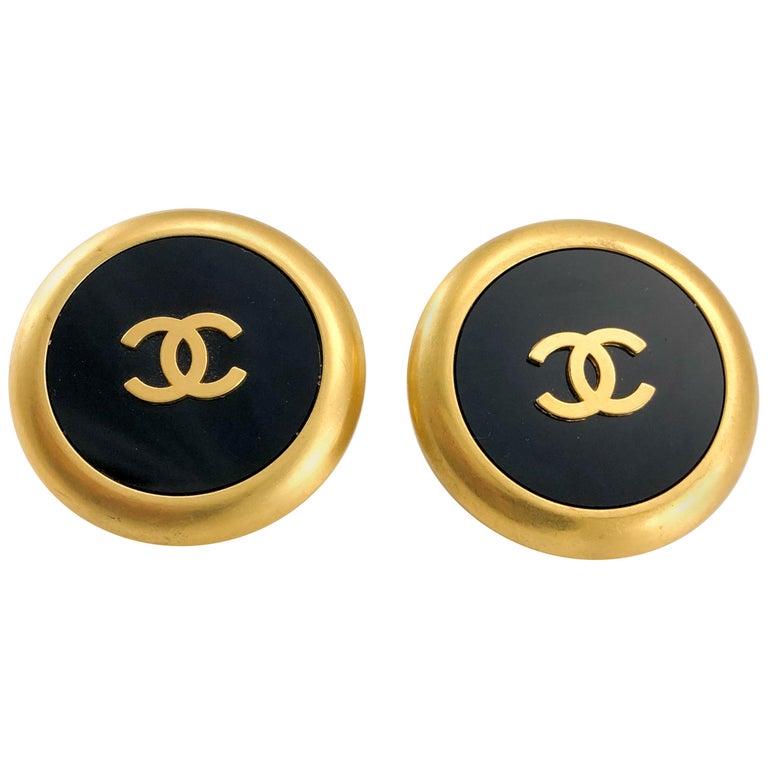 1992 Chanel Large Black Golden Round Logo Earrings For Sale at