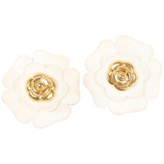   Chanel XXL Camellia Clip Earrings - white/gold   Chanel XXL Camellia Clip Earr