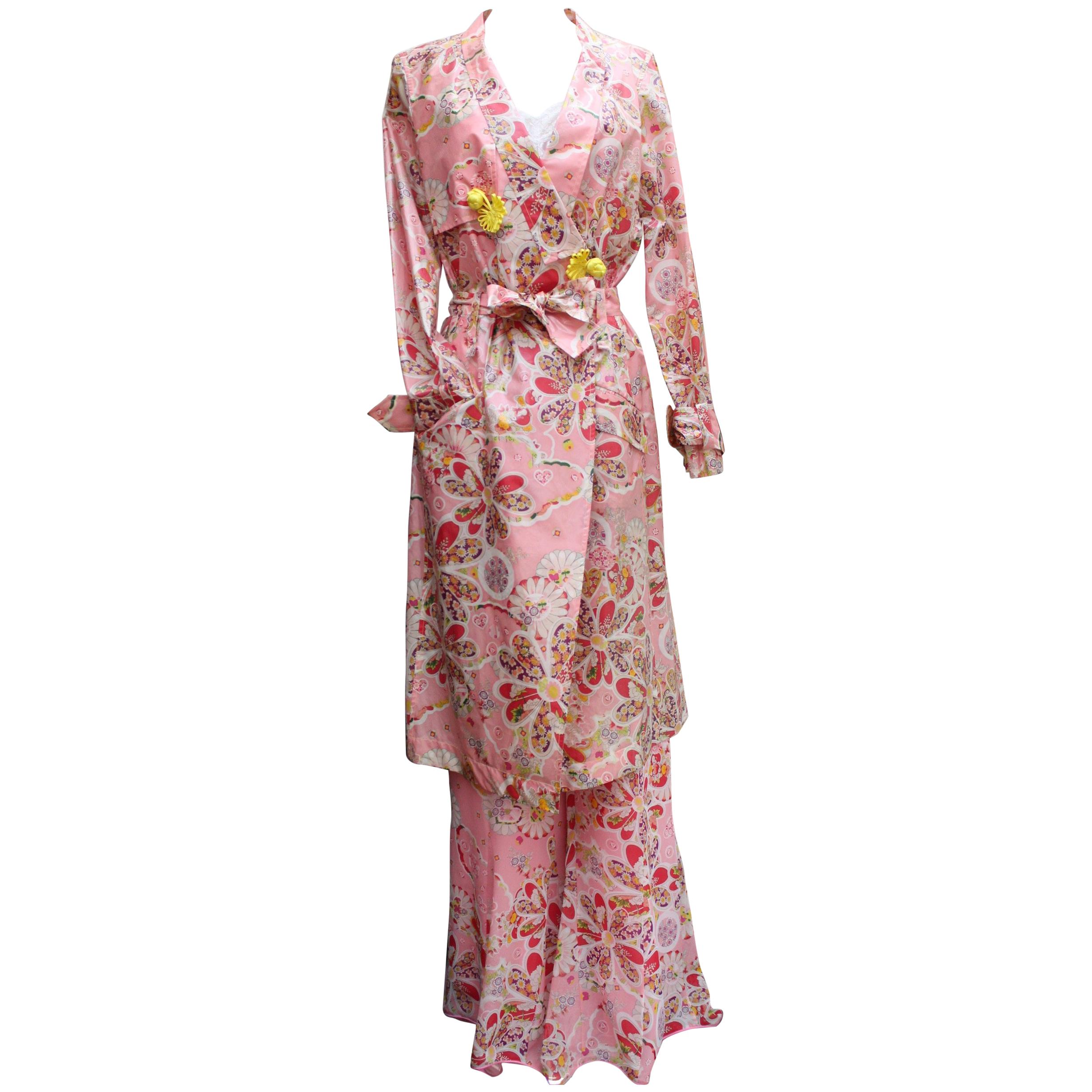 John Galliano gorgeous trench coat and pants set in pink silk with floral print For Sale