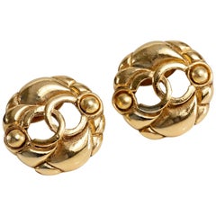 Chanel Gold Camellia CC Vintage Clip Earrings