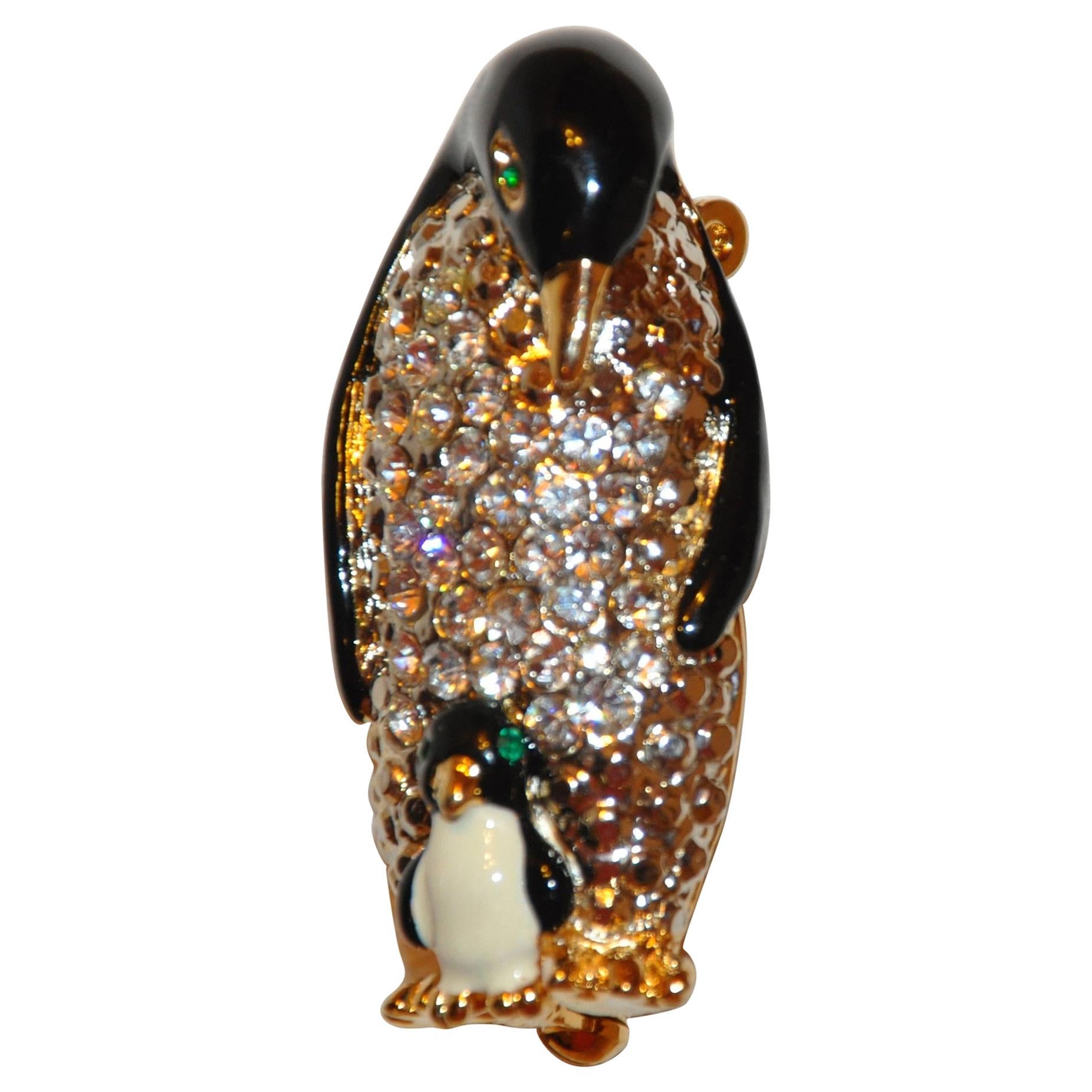 Schöne schwarze Emaille-Brosche „Mother Penguin with Child“ mit Faux-Diamanten
