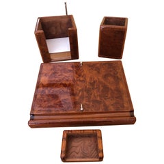 Ensemble de bureau Hermès vintage cinq pièces en bois de ronce incrusté « H » avec boîtes Hermès