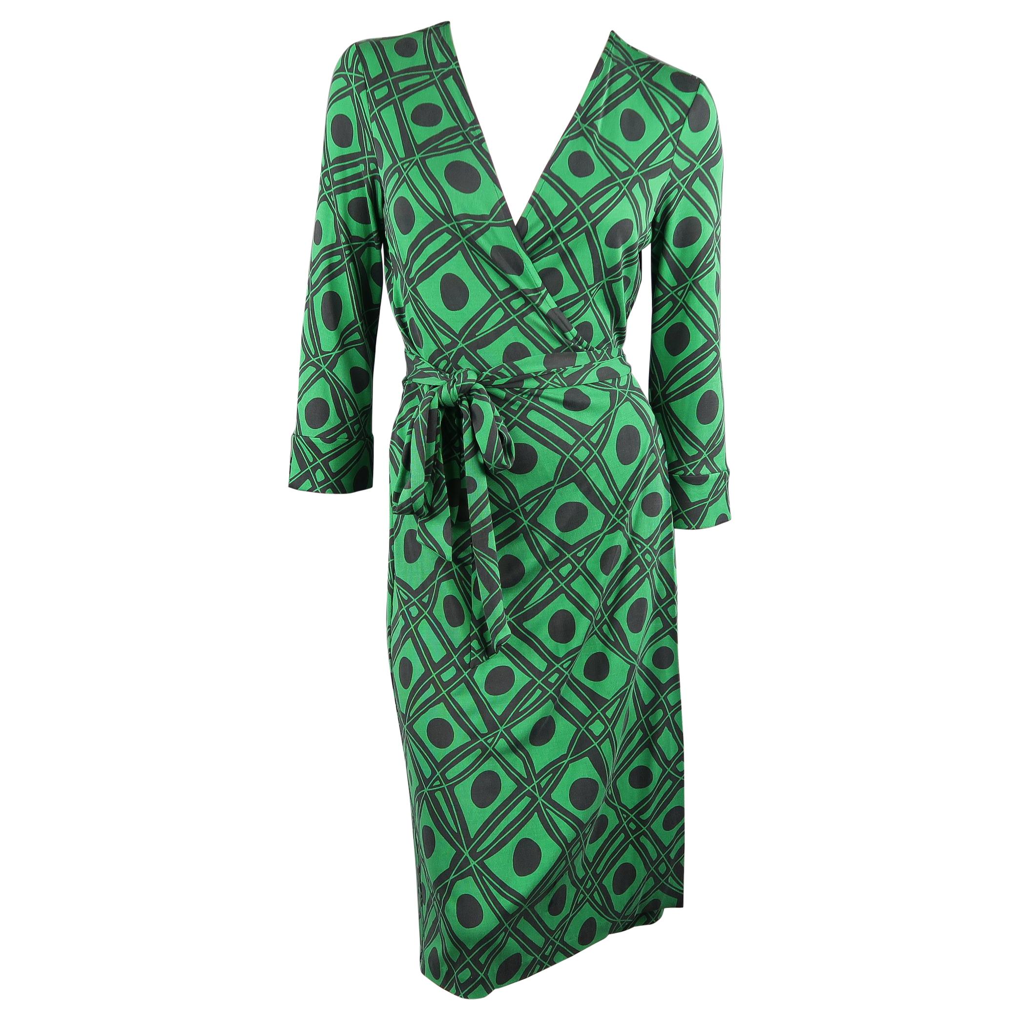 DIANE VON FURSTENBERG Vintage Size 12 Green Print Silk Wrap Dress