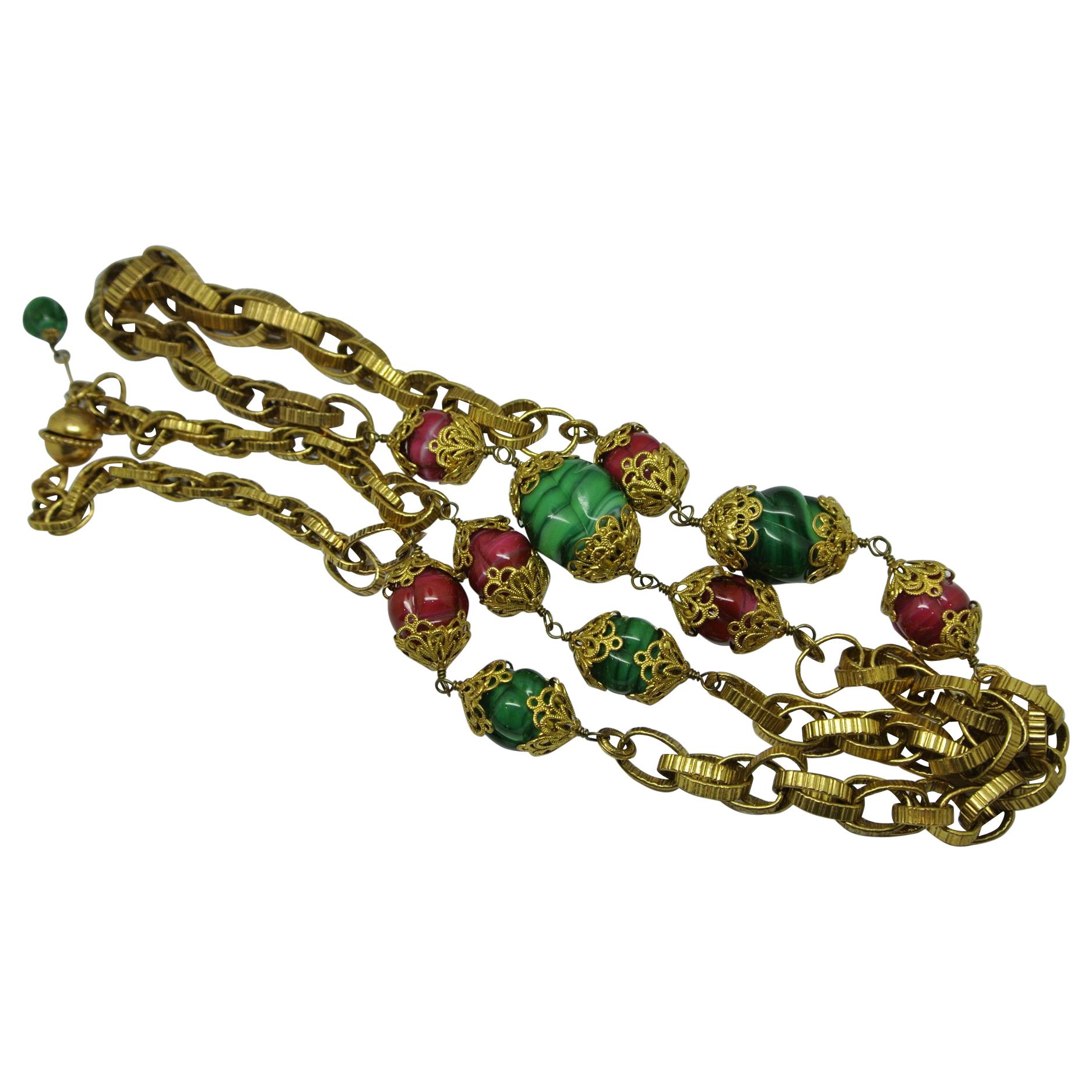 Chanel green red gripoix poured glass filigree capped chain necklace im Angebot