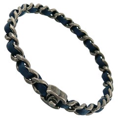 Chanel Bracelet jonc chaîne en cuir Turnlock