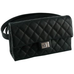 krøllet Regnjakke Løsne Chanel Uniform Black Quilted Grained Leather Waist-Belt Bag at 1stDibs
