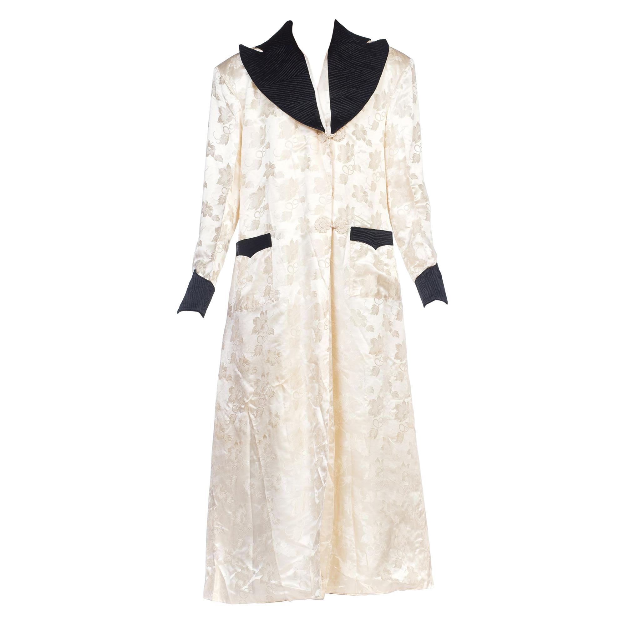 1940s White Silk Lined Dressing Gown