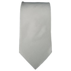 GIORGIO ARMANI Cravate en soie argentée faite à la main