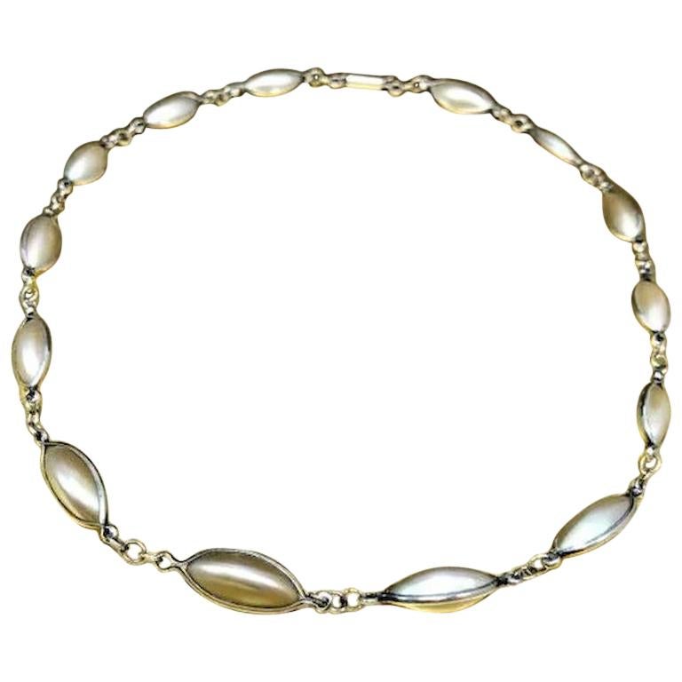 Vintage 1920s Shell Art Deco Sterling Silver Ladies Holiday Gift Necklace For Sale