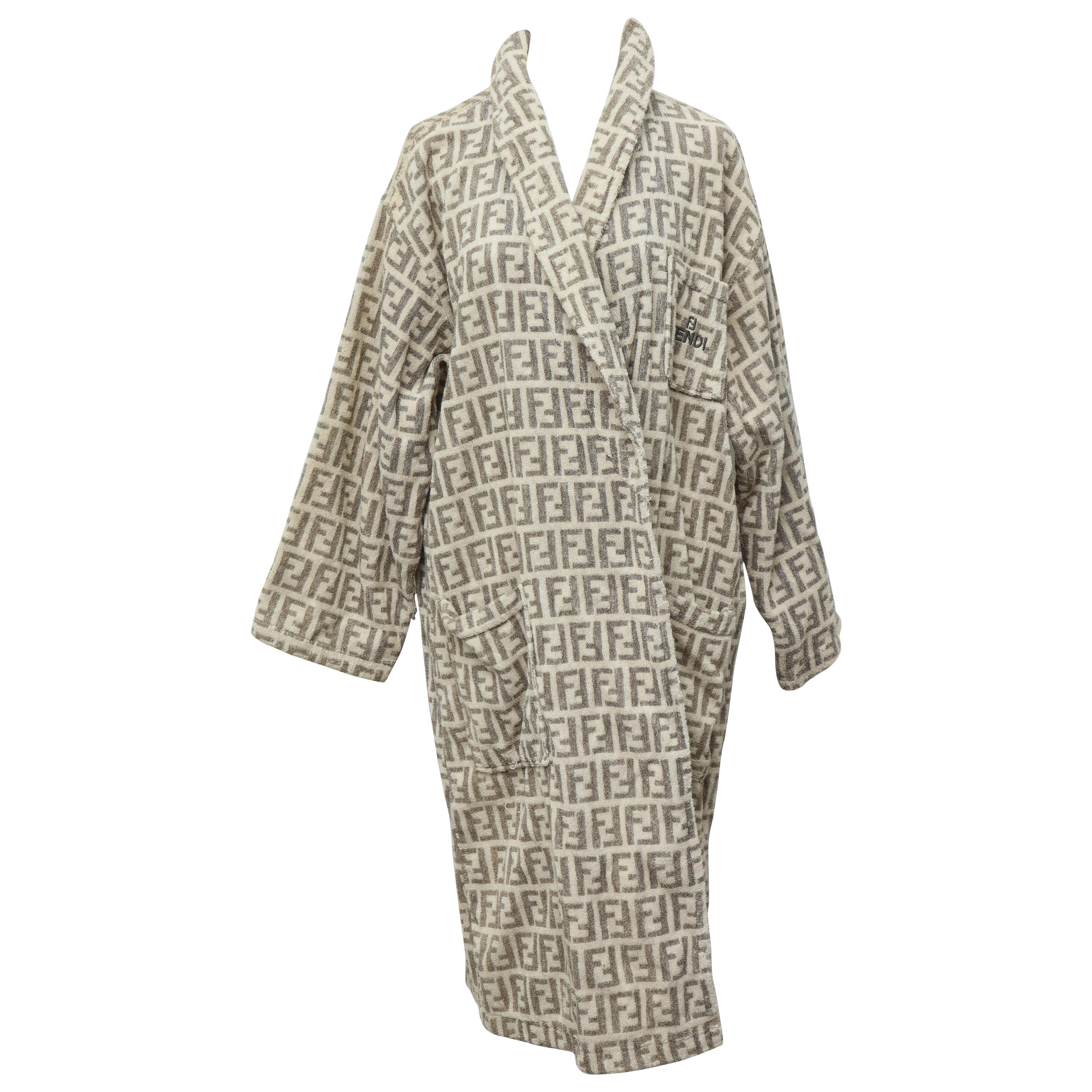 Fendi Rare bathrobe with Iconic FF Logos im Angebot
