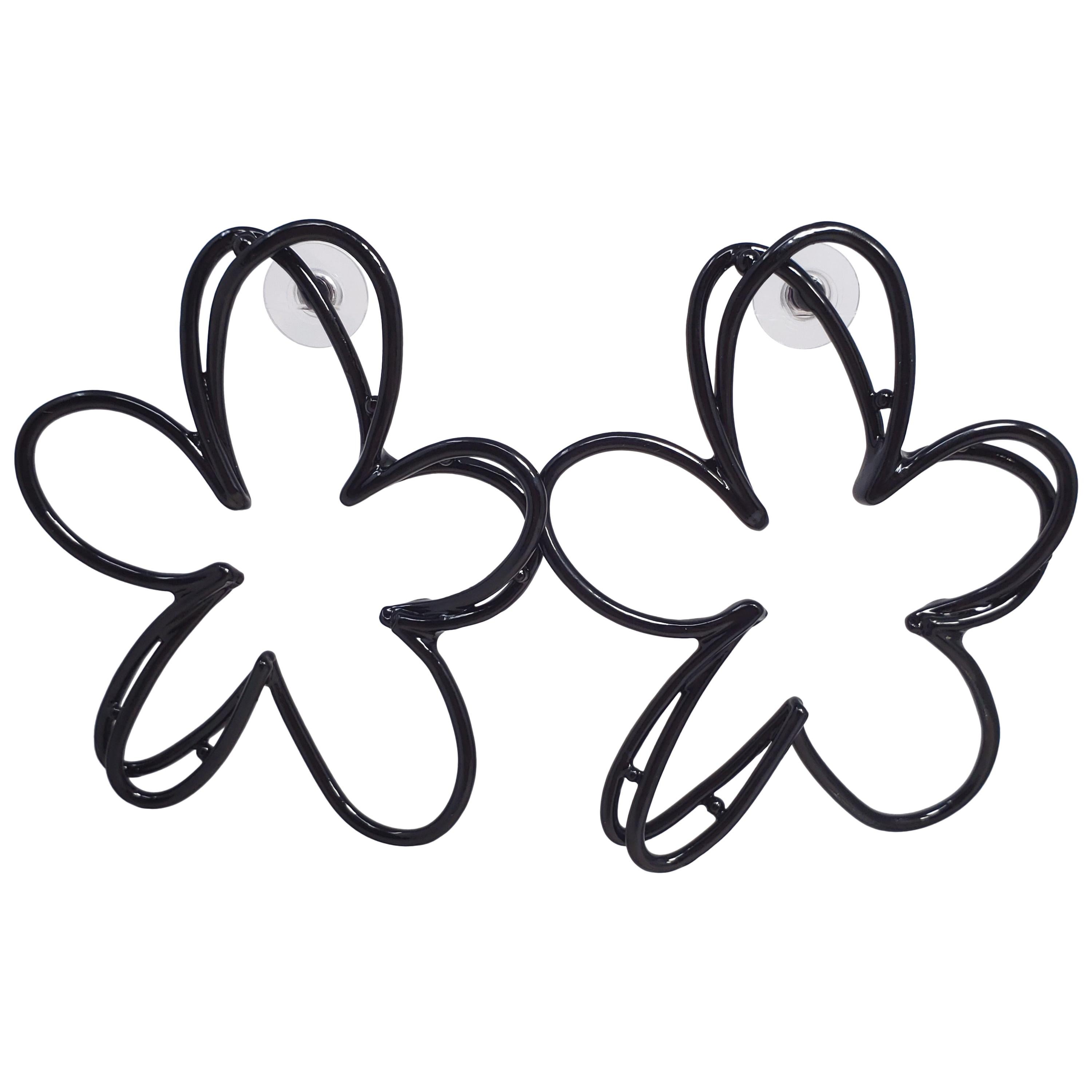 Oscar de la Renta Botanical Scribble Flower Earrings in Black Enamel