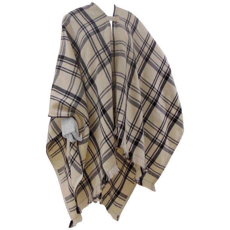 Manteau Zara de la taille M, de couleur beige Manteau Zara de la taille M, de couleur beige