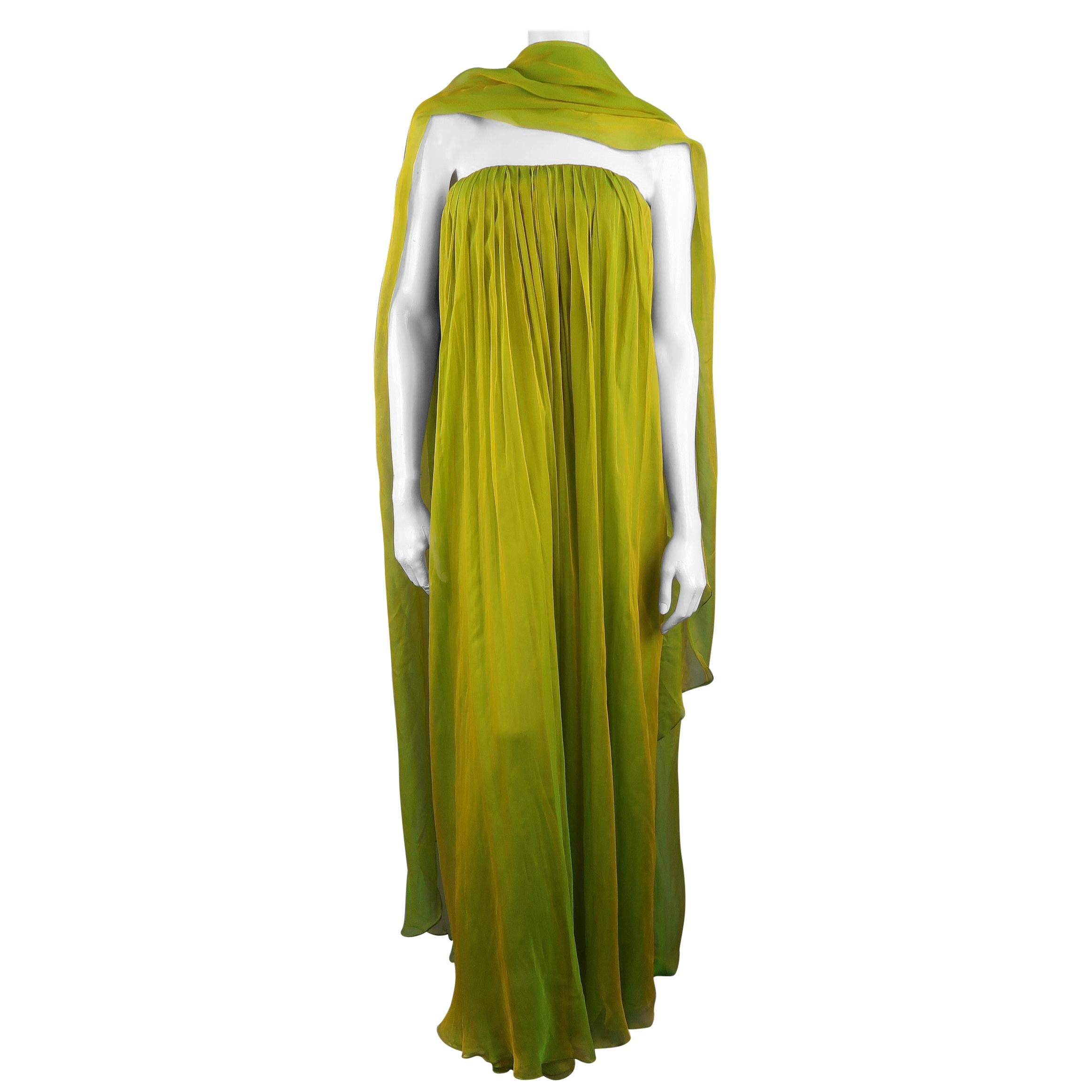 CAROLYNE ROEHM Size 6 Iridescent Green Gathered Silk Straples Gown