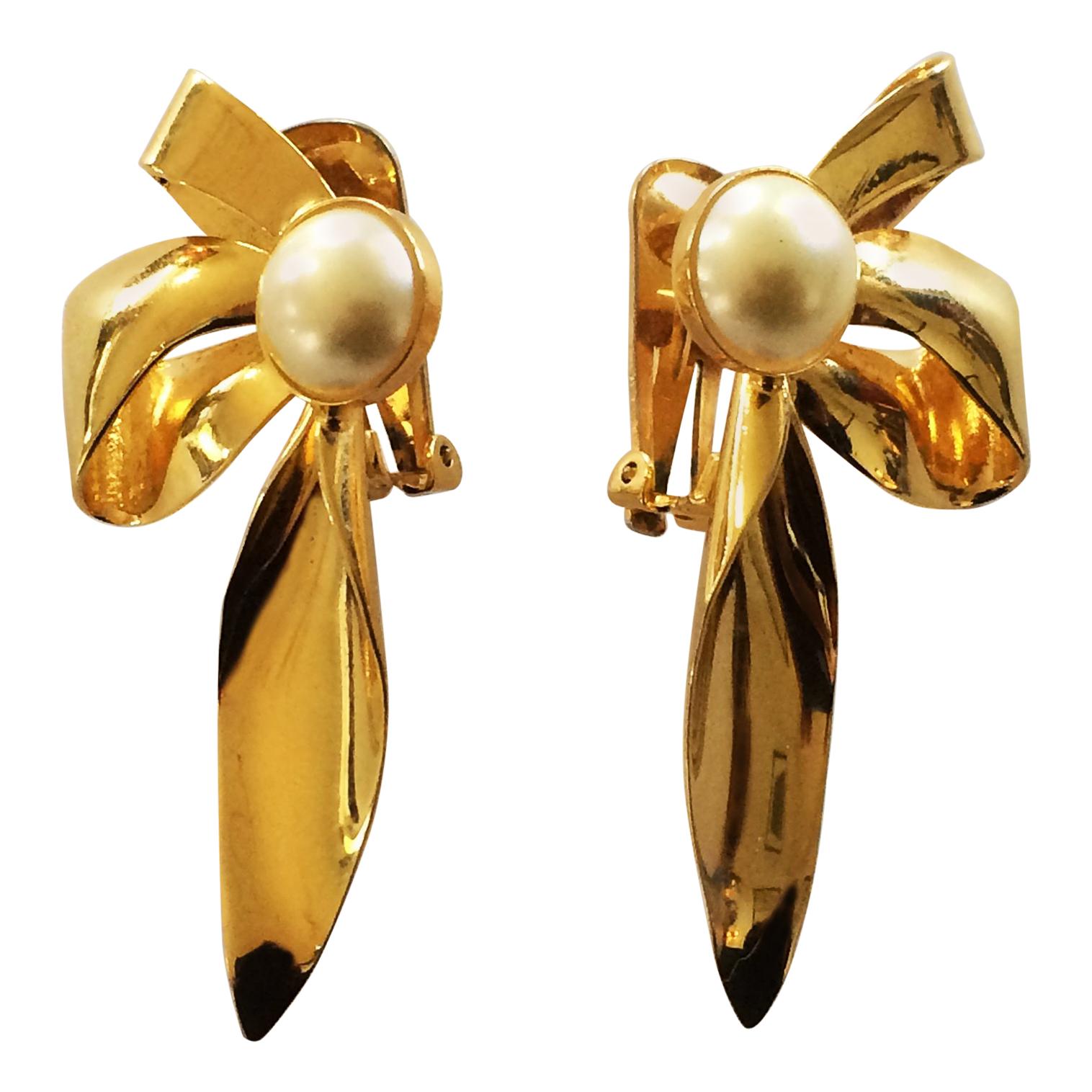 Christian Dior 1950s gilt bow and pearl earrings