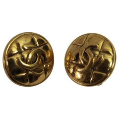 90's Chanel Vintage Double C Earrings in Gold-Plated Metal