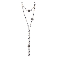 chanel beaded necklace Chanel Pearl
Beaded Necklace - dark blue/white