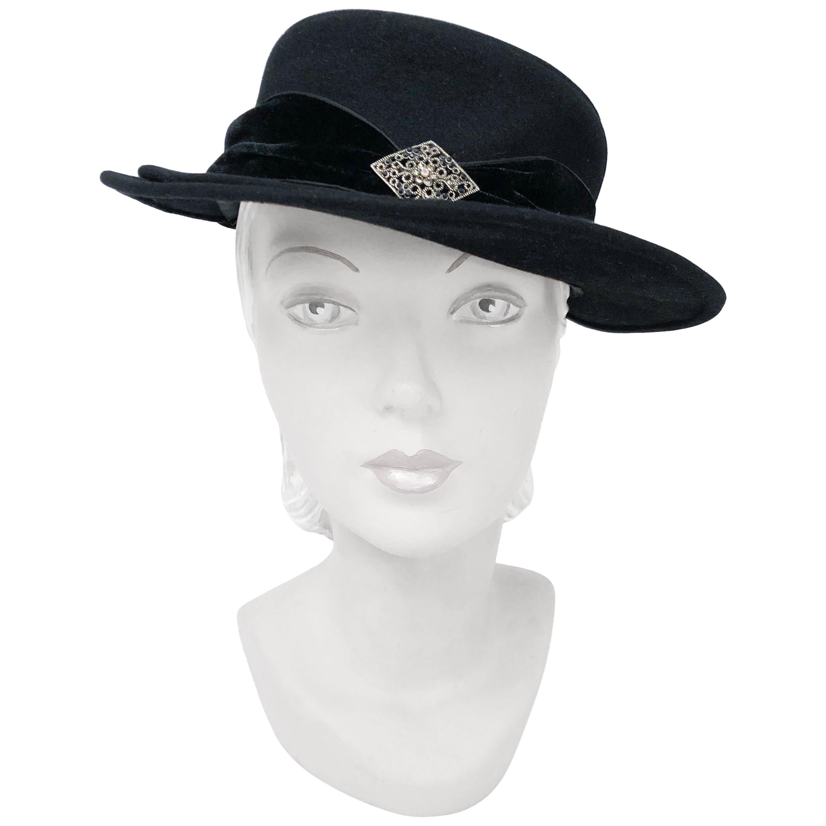 1940s Black Fur Felt Hat with Double Bill and Jeweled Accent For Sale