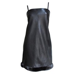 Robe en cuir avec ourlet en vison Gianni Versace, A/H 1997