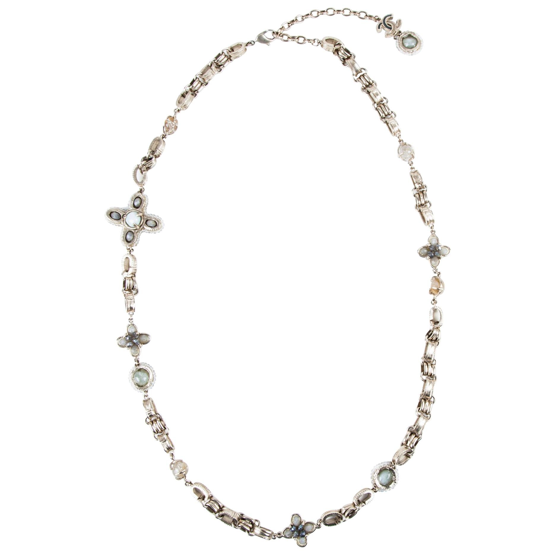 Chanel Paris-Bombay Beaded Necklace in Matte Gilt Metal For Sale