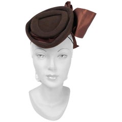 1940s Chocolate Brown Fur Felt Hat WIth Oversized Satin Bow