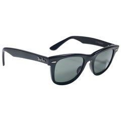 Neue Ray Ban Wayfarer 1980 Kindergröße Schwarz Grau G15 Gläser B&L USA Sonnenbrille