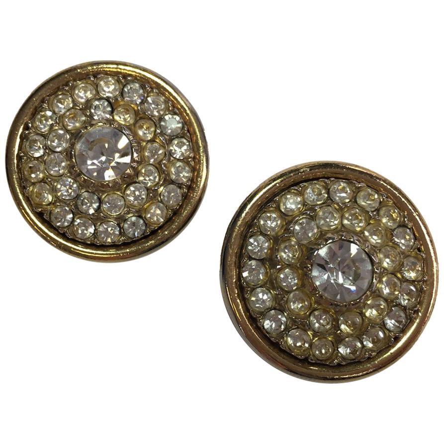 Unsigned Clip-on earrings in Gilt Metal and Rhinestones