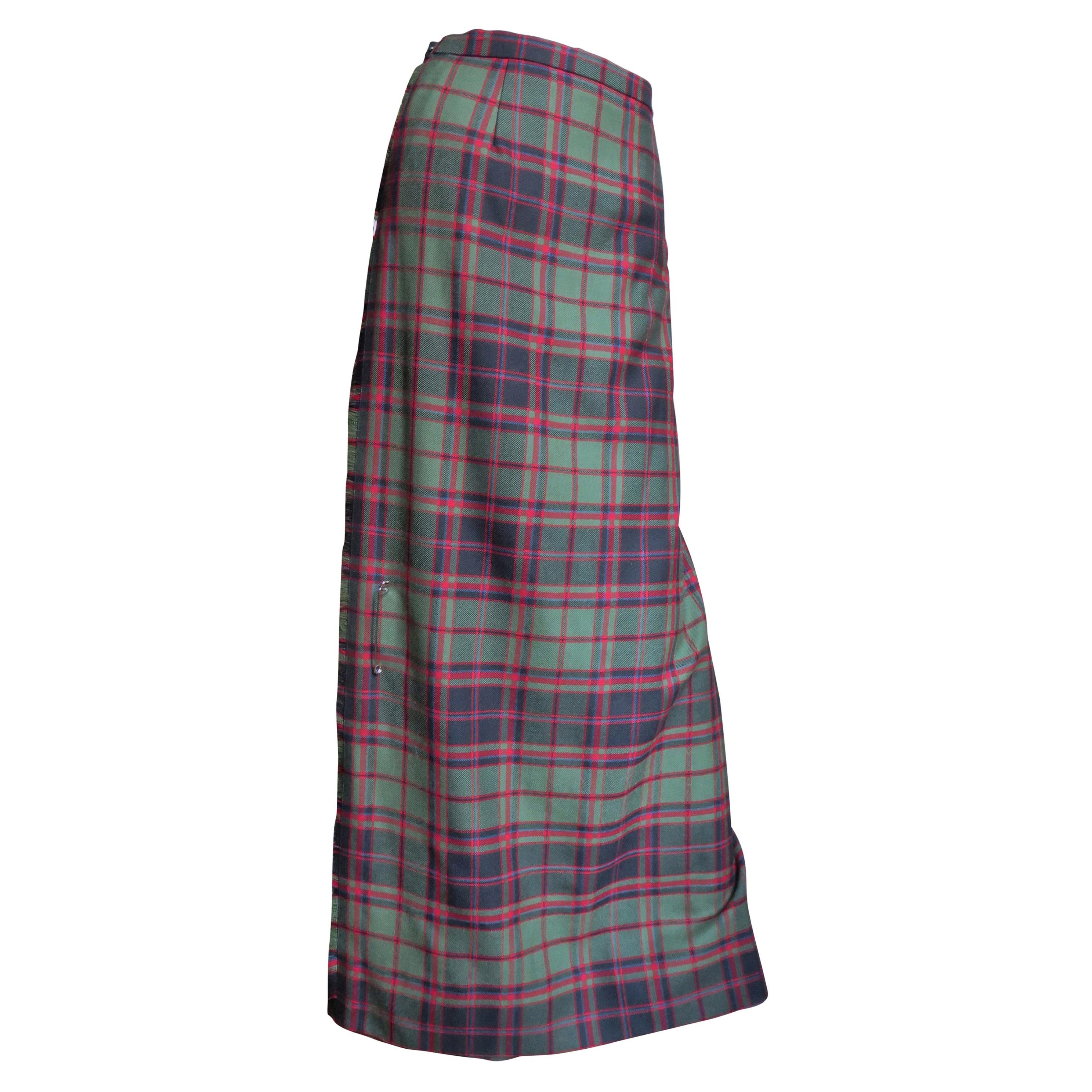 What does a plaid skirt mean?