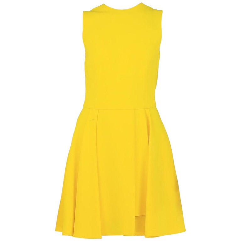 F/W 2015 Look #10 Versace Yellow Sleeveless Dress with Pleated Skirt ...