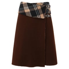 ALEXANDER McQUEEN A/W 2000 "Eshu" Falda envolvente de lana hervida marrón y cuadros escoceses con pliegue superior