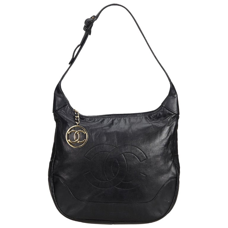 Chanel Black Lambskin Hobo Bag For Sale at 1stdibs
