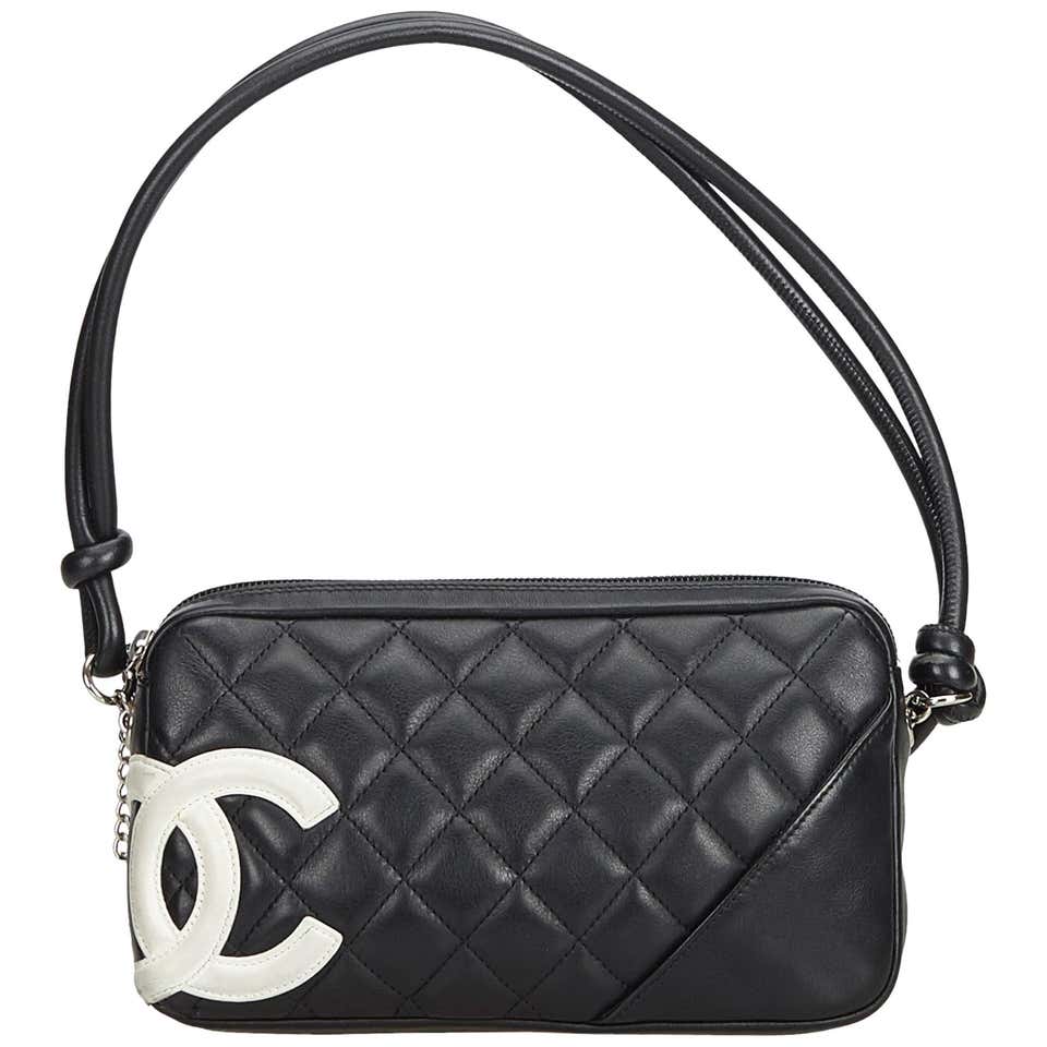 Chanel Pochette Bags - 31 For Sale on 1stdibs