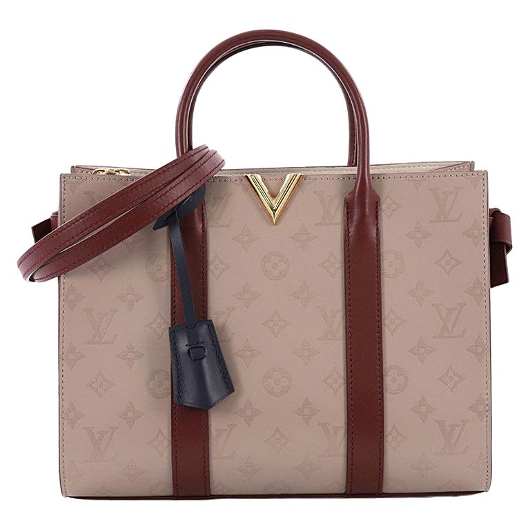 Louis Vuitton Very Tote Monogram Leather MM For Sale at 1stdibs