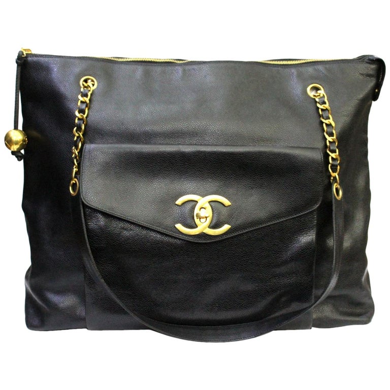 90s Chanel Black Leather Shoulder Bag For Sale at 1stdibs