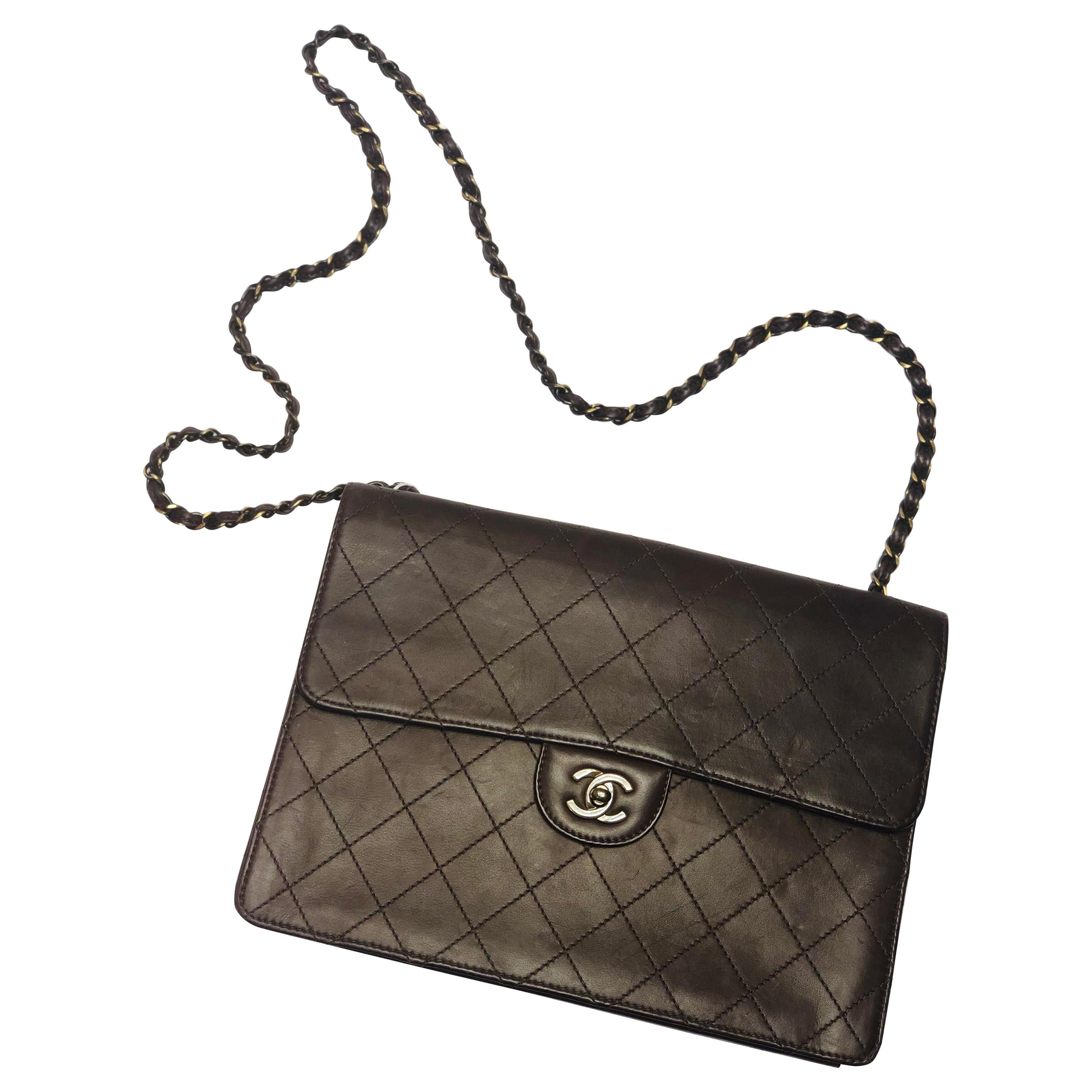  Chanel Medium Classic Flap Shoulder Bag