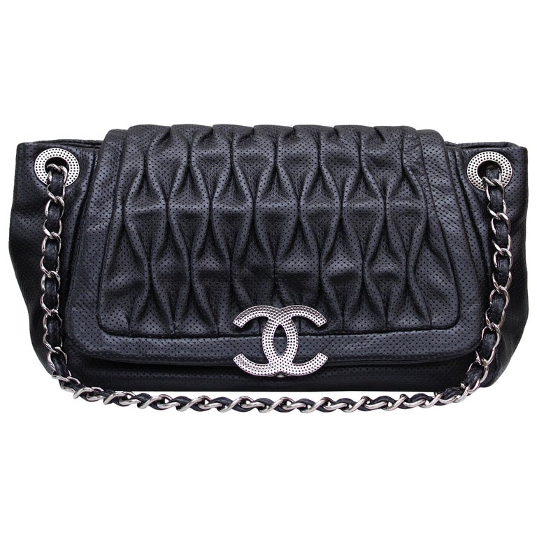 Chanel superb black leather bag, 2008/2009 Fall/Winter Collection