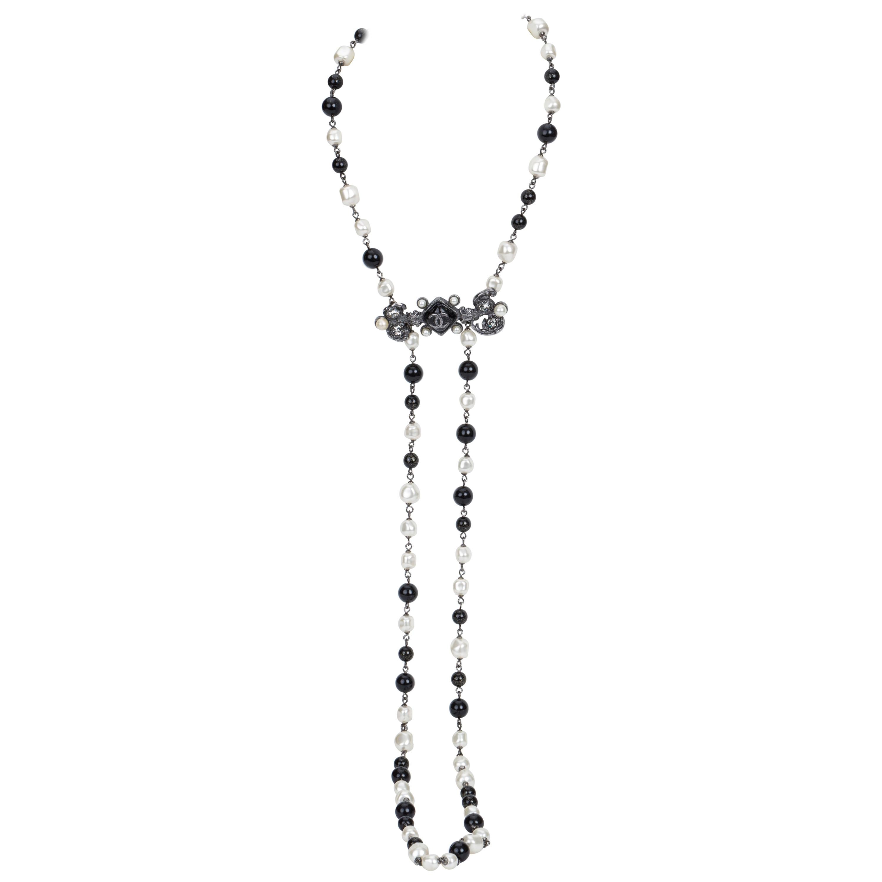 Chanel Schwarz-Weiße Tropfen-Perlenkette