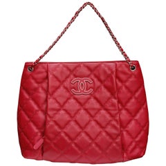 Used Chanel cherry red quilted leather tote bag, 2010’s