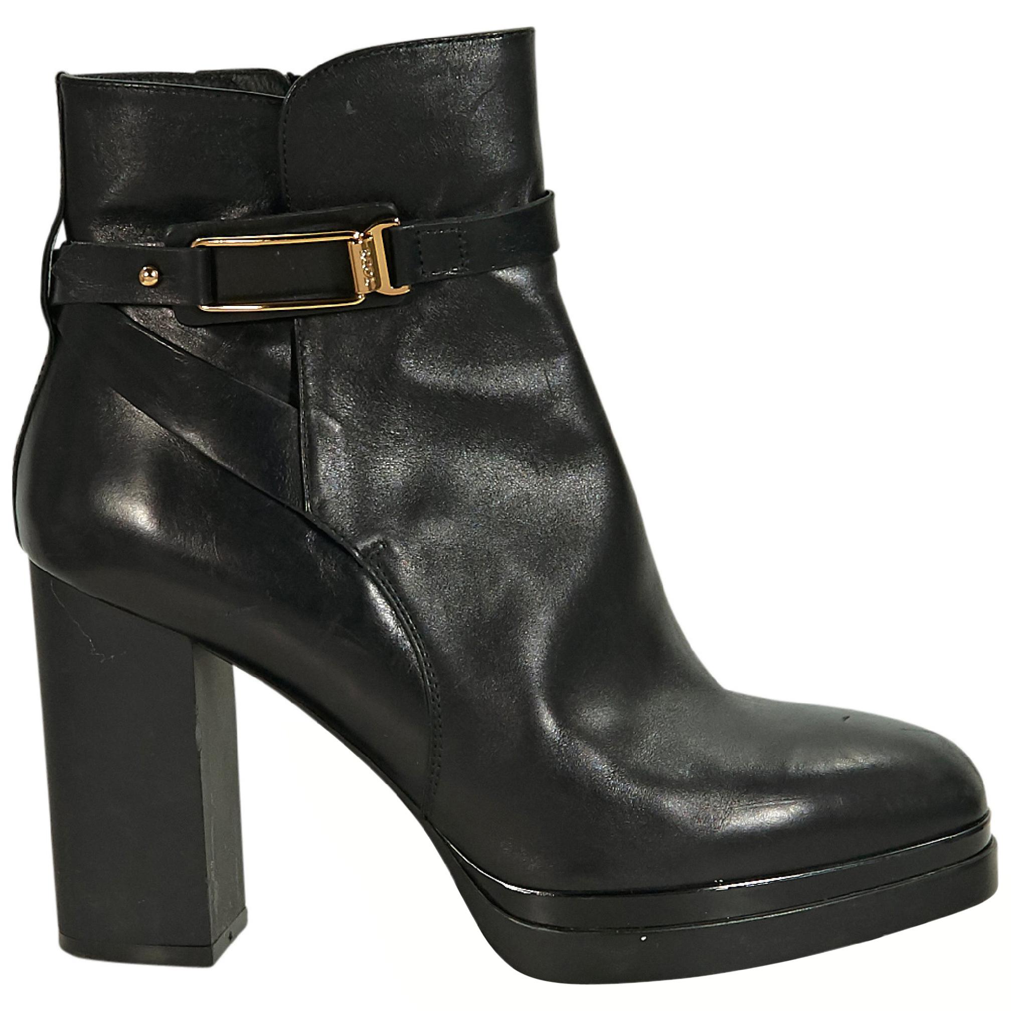 Black Tod's Leather Ankle Boots