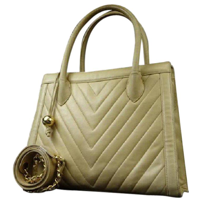 Chanel Quilted Chevron 2way Tote 212917 Beige Leather Shoulder Bag For Sale