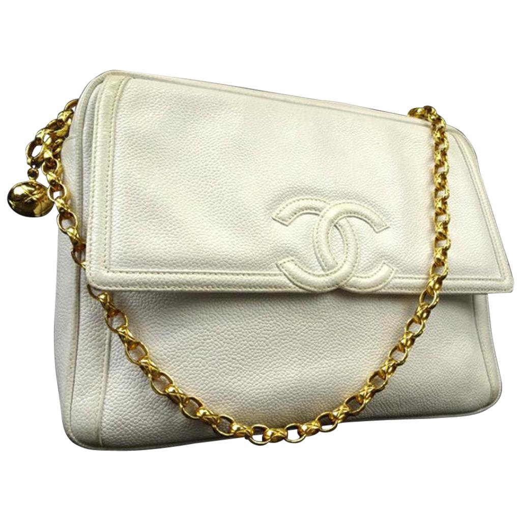 Chanel Camera Large Caviar Cc Logo Flap 220510 White Leather Shoulder Bag For Sale