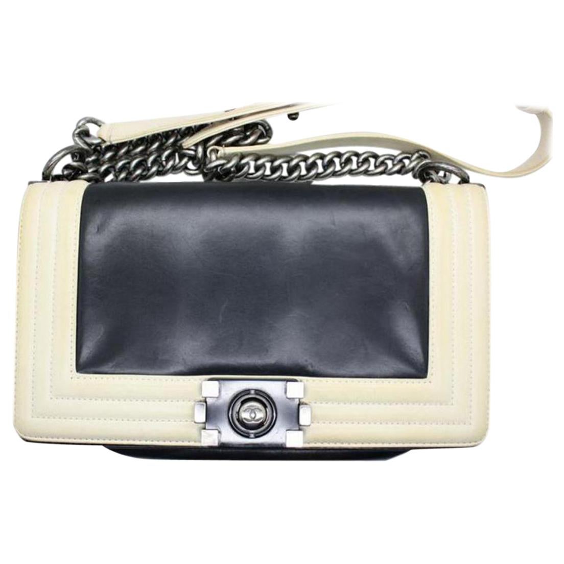Chanel Boy Bicolor Le 131255 Black/White Leather Shoulder Bag For Sale