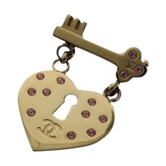 Vintage Chanel Gold 02p Heart and Key Brooch Pin 220582