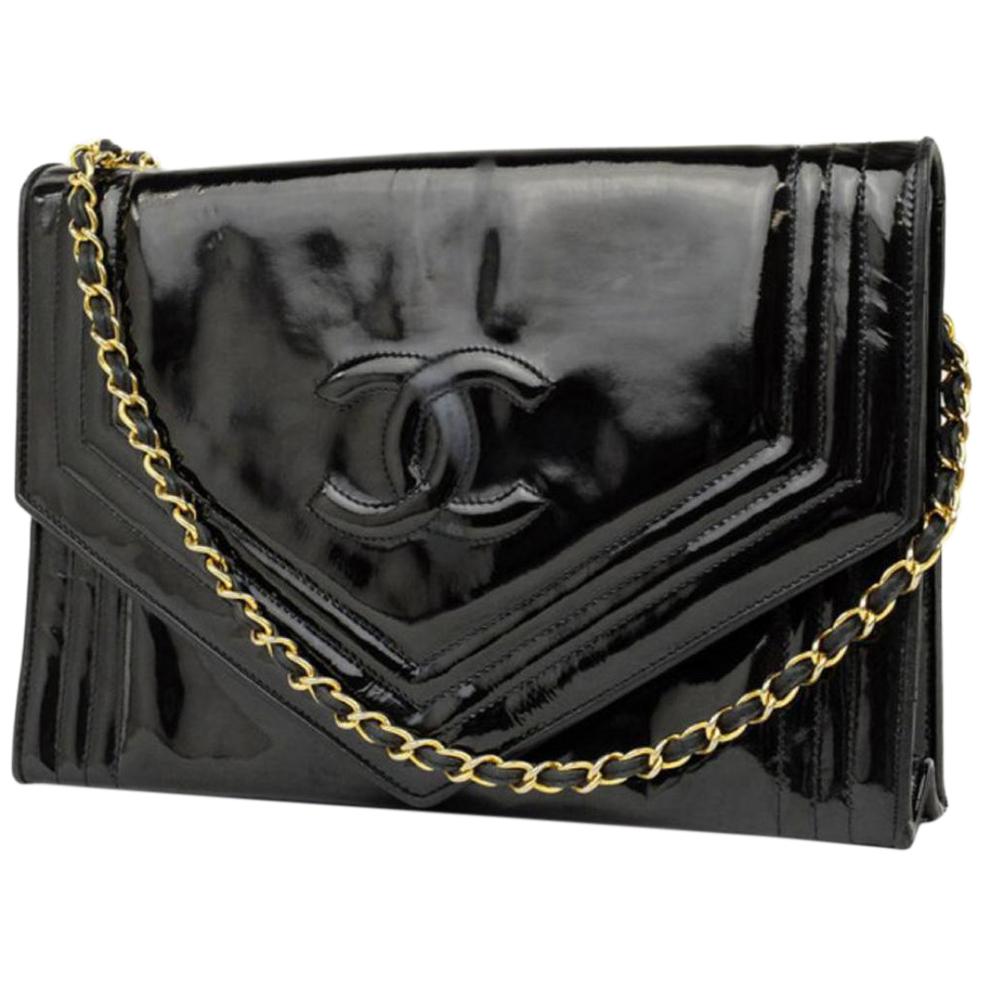 Chanel Pointed Chevron Flap 222330 Black Patent Leather Shoulder Bag For Sale