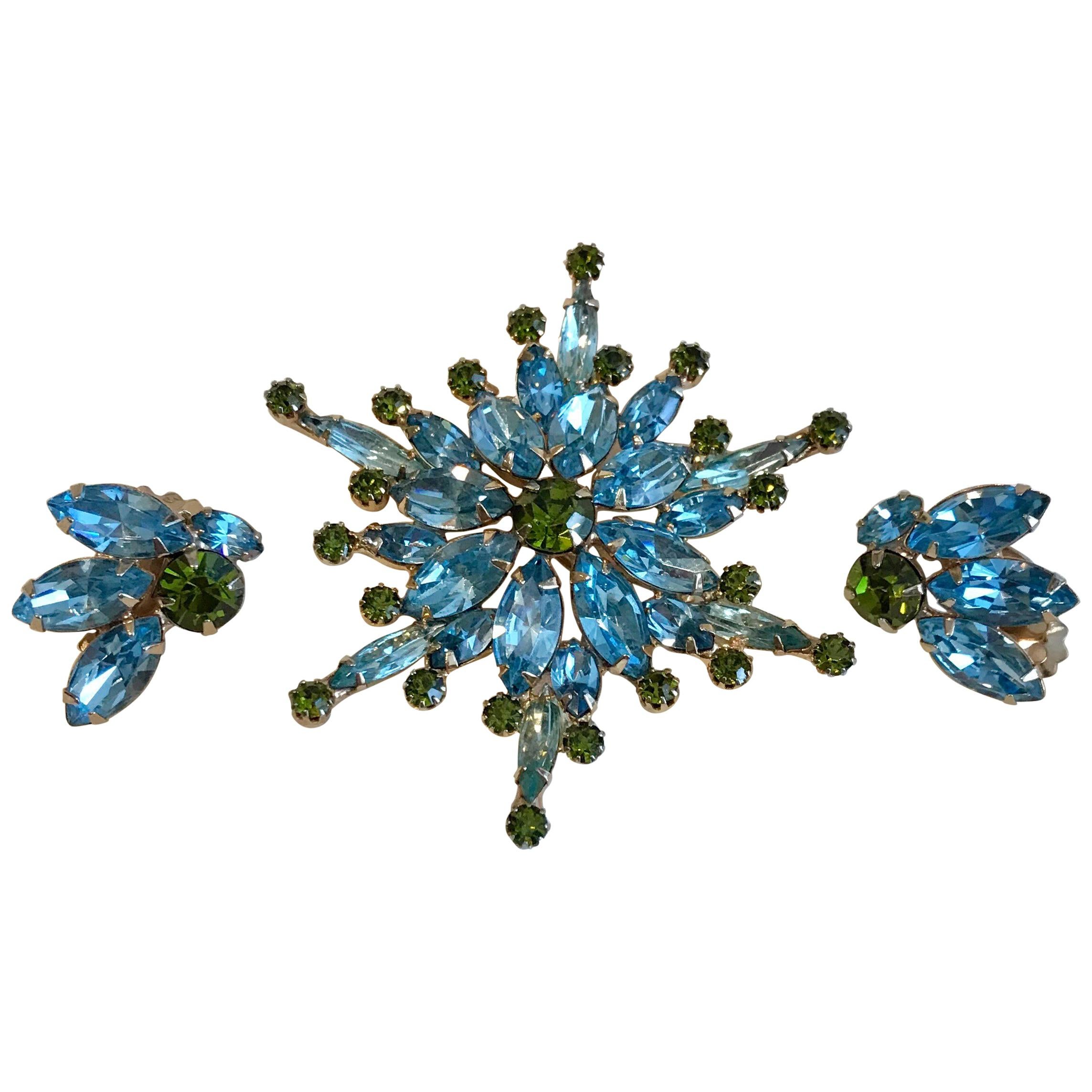 Hattie Carnegie Blue and Green Brooch and Earring Set, Circa 1960 For Sale
