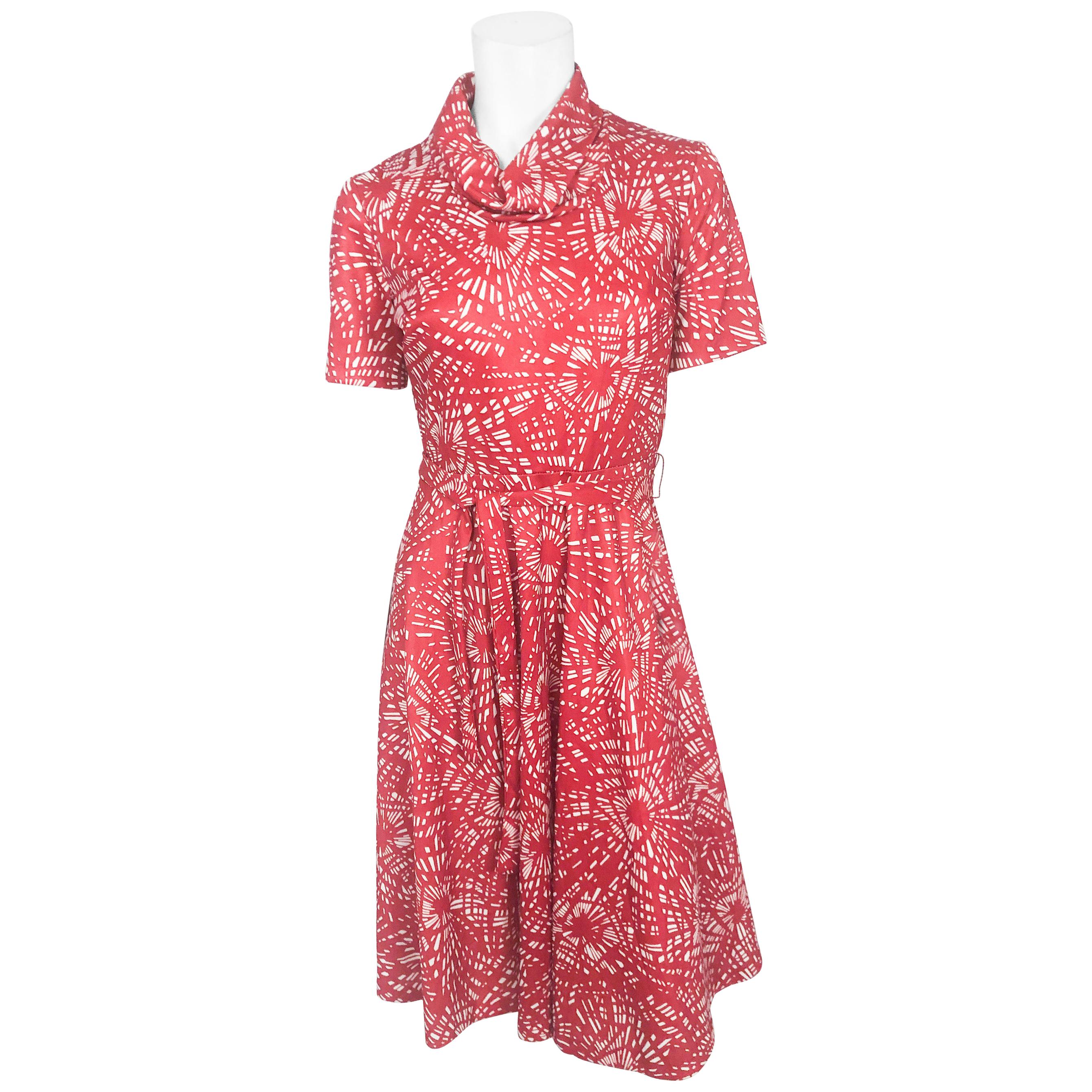 1970er Jahre Blutoranges bedrucktes Kleid mit übergroßem Rollkragenpullover im Angebot