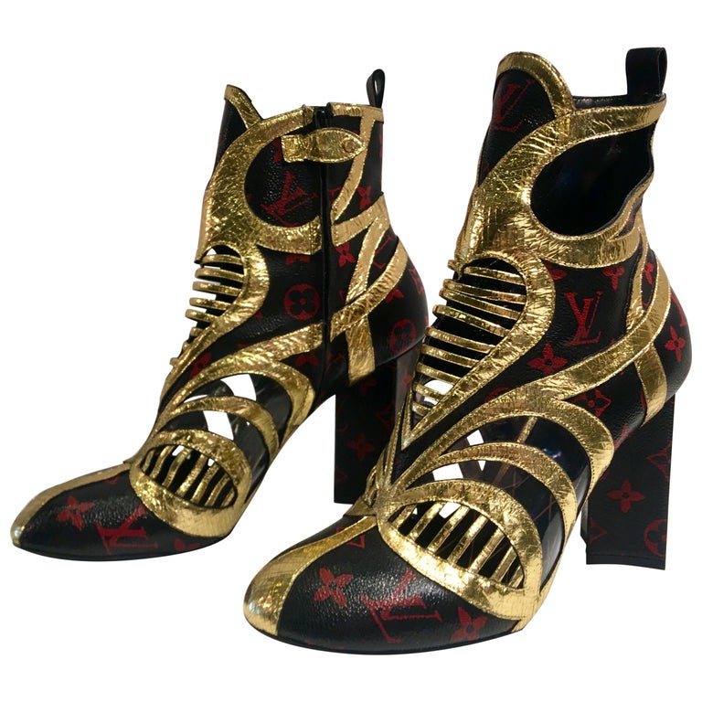 Rare Louis Vuitton Runway Infrarouge Queen of Hearts Ankle Boots Size 41 at  1stDibs